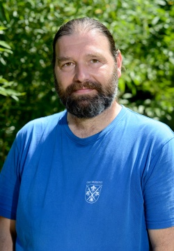Tomáš Chrást – školník